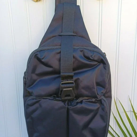 Timbuk2 Vapor Sling Crossbody Bag Black New Padded Pockets Tote One Shoulder - Picture 3 of 9